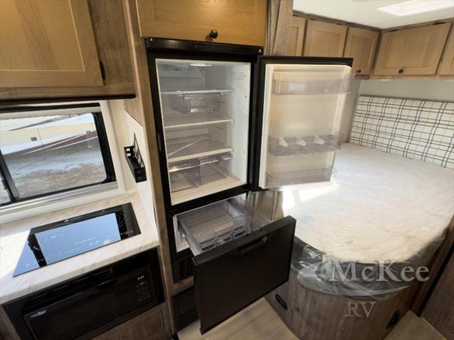 2024 Mercedes-Benz Sprinter 3500XD Chassis Standard Roof V6