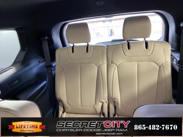 2025 Jeep Grand Cherokee L Limited 4x4