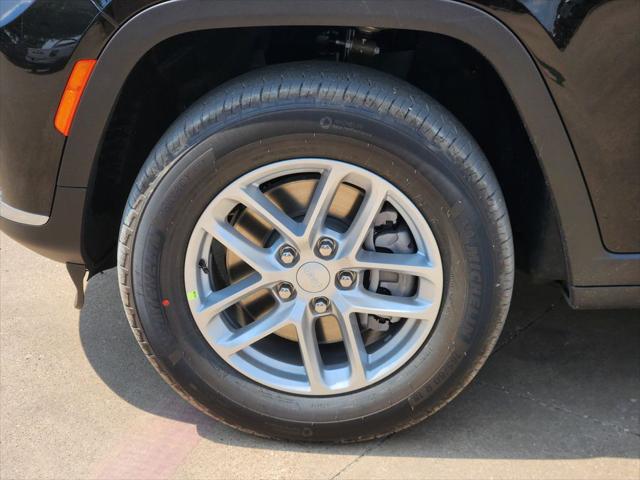 2025 Jeep Grand Cherokee L Laredo 4x2
