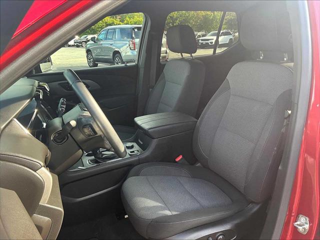 2023 Chevrolet Traverse AWD LT Cloth