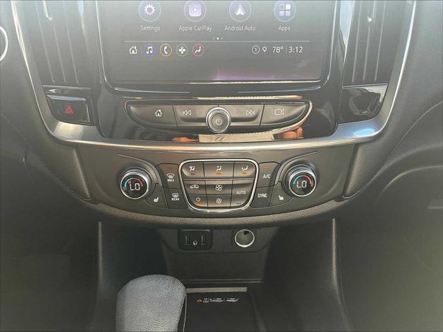 2023 Chevrolet Traverse AWD LT Cloth