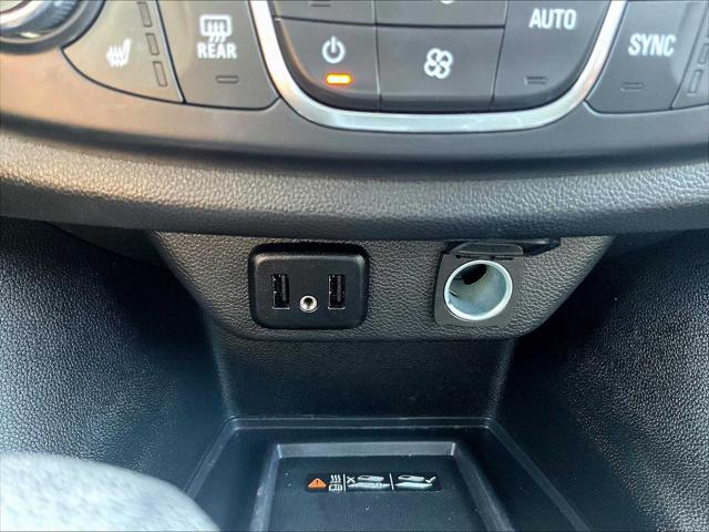 2023 Chevrolet Traverse AWD LT Cloth