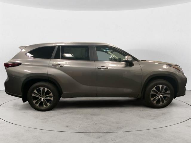 2025 Toyota Highlander XLE