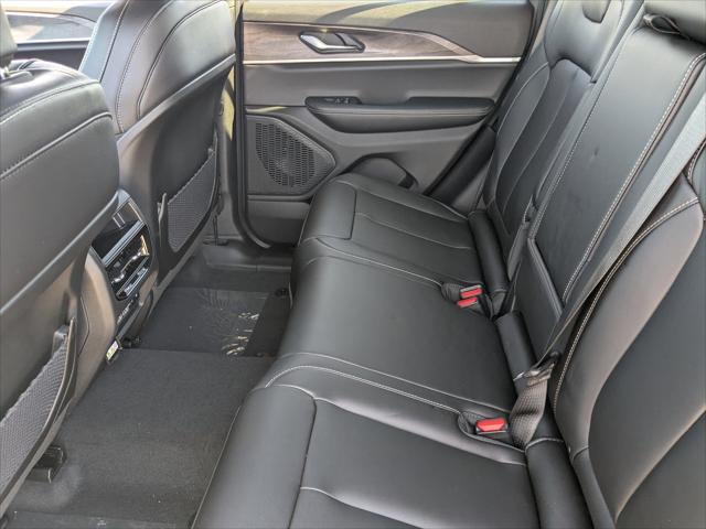 2025 Jeep Grand Cherokee Limited 4x2
