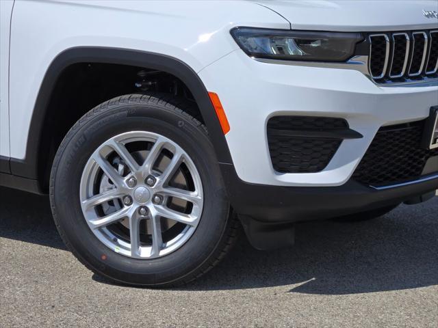 2025 Jeep Grand Cherokee GRAND CHEROKEE L LAREDO X 4X4
