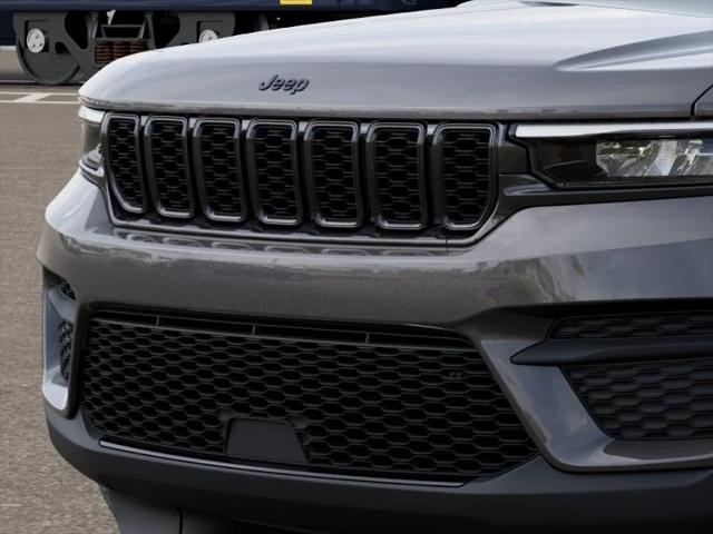 2025 Jeep Grand Cherokee Altitude 4x2