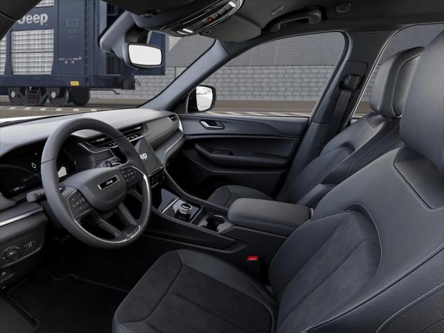 2025 Jeep Grand Cherokee Altitude 4x2
