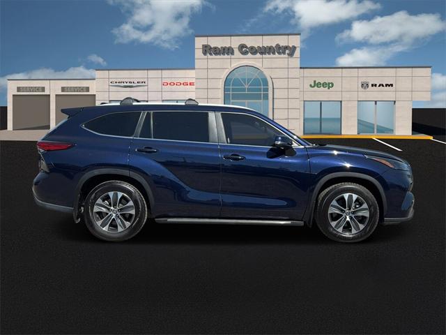 2023 Toyota Highlander XLE 2023 Toyota Highlander XLE