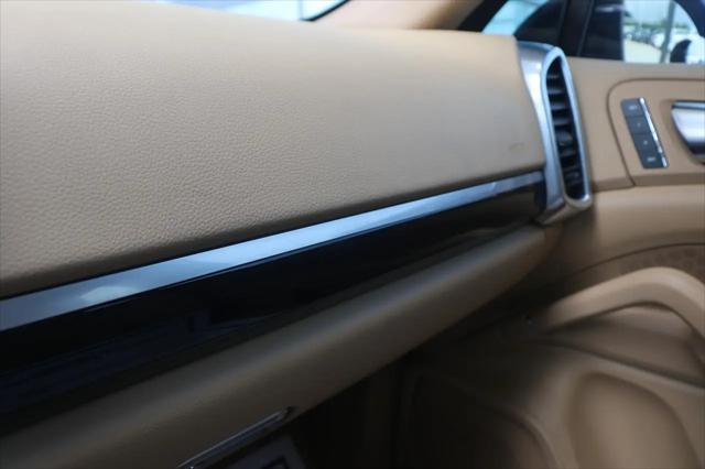 2012 Porsche Cayenne Standard