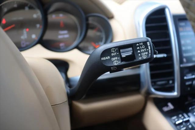 2012 Porsche Cayenne Standard