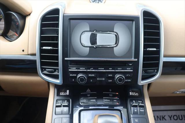 2012 Porsche Cayenne Standard