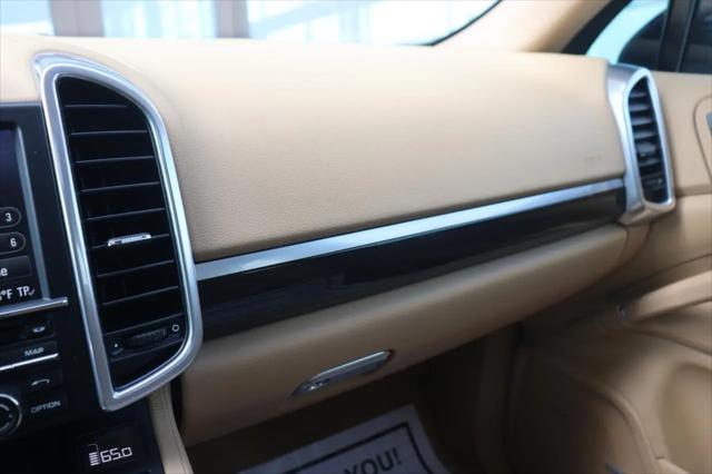 2012 Porsche Cayenne Standard