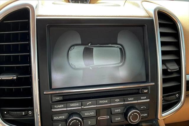 2012 Porsche Cayenne Standard