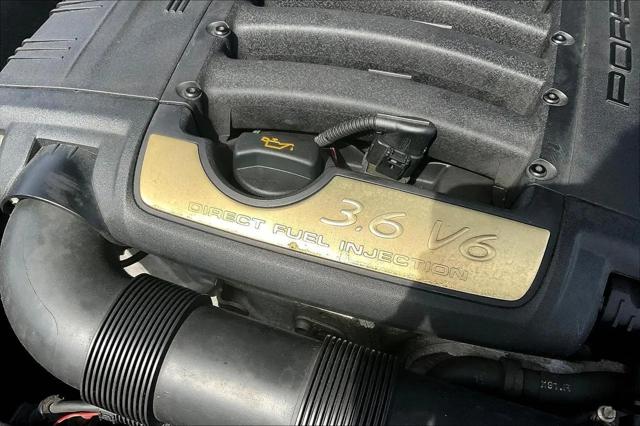 2012 Porsche Cayenne Standard