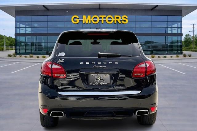 2012 Porsche Cayenne Standard