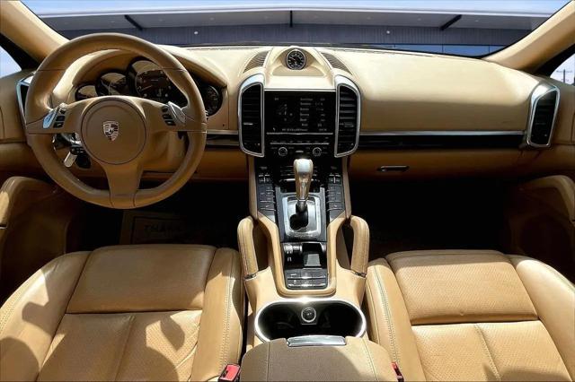 2012 Porsche Cayenne Standard