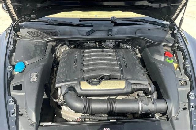 2012 Porsche Cayenne Standard