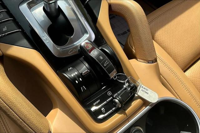 2012 Porsche Cayenne Standard