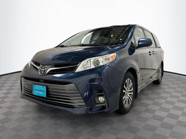 2020 Toyota Sienna XLE