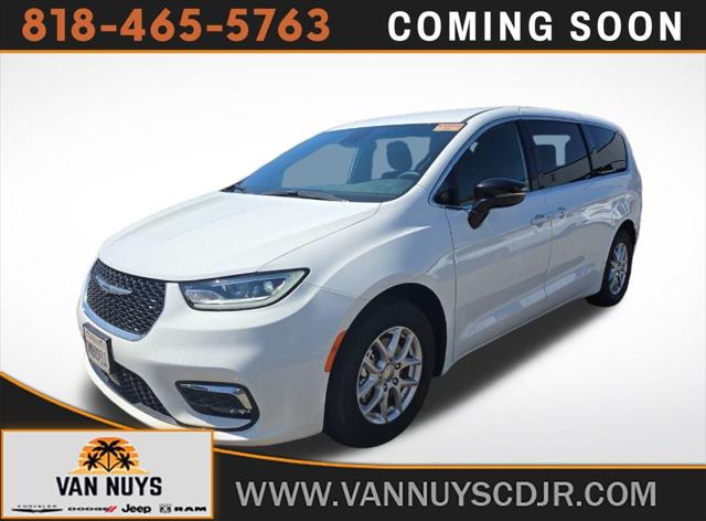 2024 Chrysler Pacifica Touring