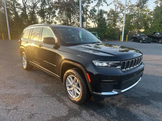 2023 Jeep Grand Cherokee L Laredo 4x2