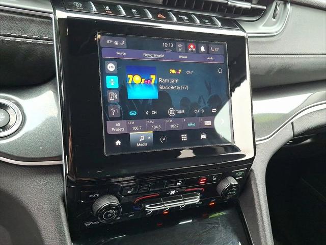 2022 Jeep Grand Cherokee L Laredo 4x4