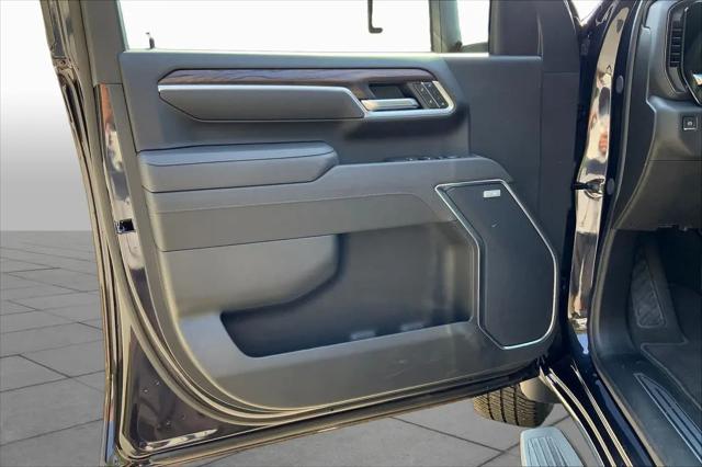 2025 GMC Sierra 3500HD 4WD Crew Cab Standard Bed SLT