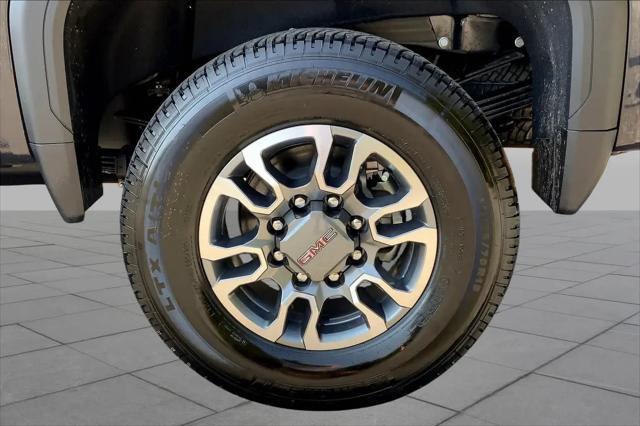 2025 GMC Sierra 3500HD 4WD Crew Cab Standard Bed SLT
