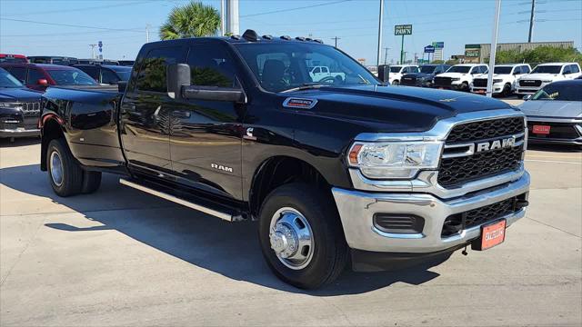 2021 RAM 3500 Tradesman Crew Cab 4x4 8 Box