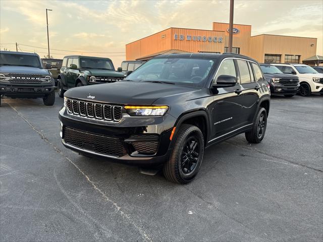 2024 Jeep Grand Cherokee Laredo 4x2