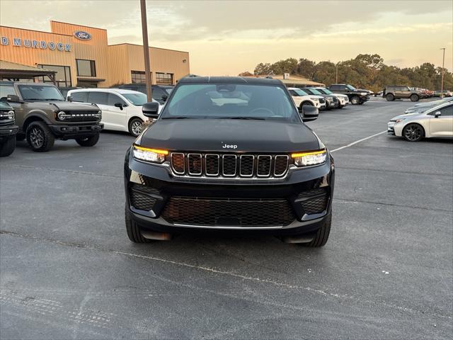 2024 Jeep Grand Cherokee Laredo 4x2