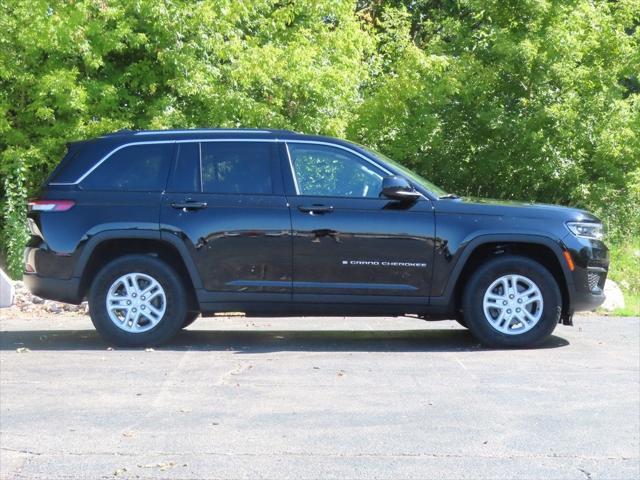 2023 Jeep Grand Cherokee Laredo 4x4