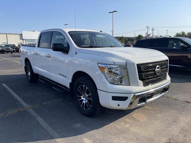 2021 Nissan TITAN Crew Cab SV 4x2