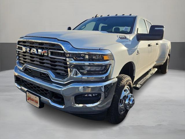 2026 RAM Ram 3500 RAM 3500 TRADESMAN CREW CAB 4X4 8 BOX