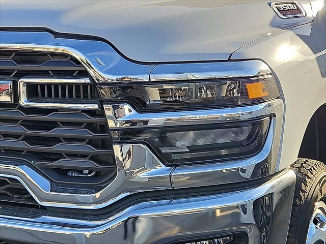 2026 RAM Ram 3500 RAM 3500 TRADESMAN CREW CAB 4X4 8 BOX