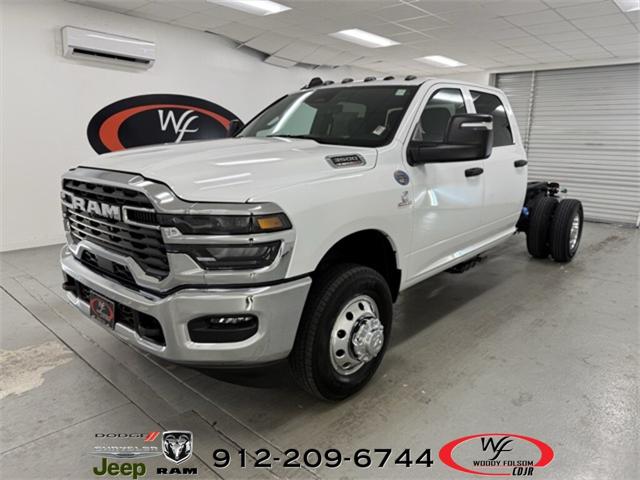 2025 RAM Ram 3500 Chassis Cab RAM 3500 TRADESMAN CREW CAB CHASSIS 4X4 60 CA