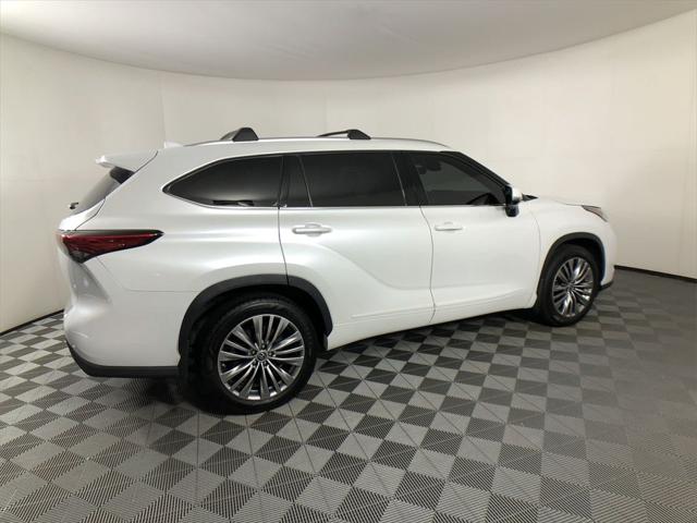 2022 Toyota Highlander Platinum