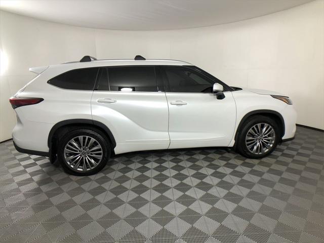 2022 Toyota Highlander Platinum