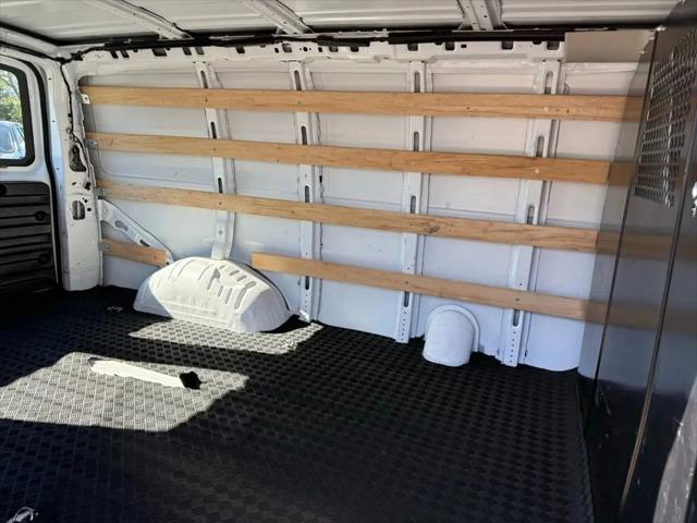 2023 GMC Savana Cargo RWD 2500 Regular Wheelbase Work Van