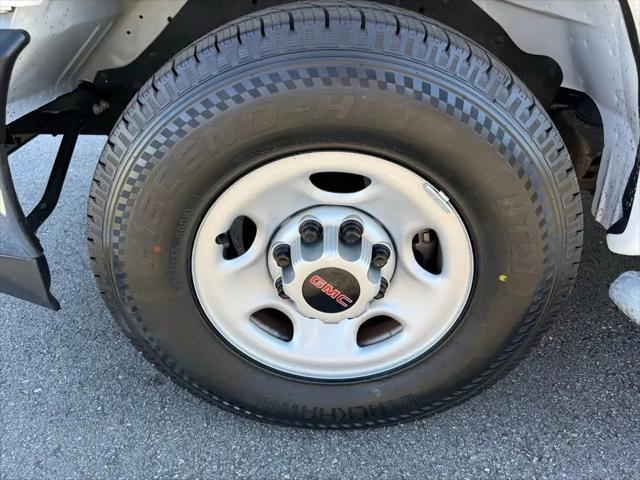 2023 GMC Savana Cargo RWD 2500 Regular Wheelbase Work Van