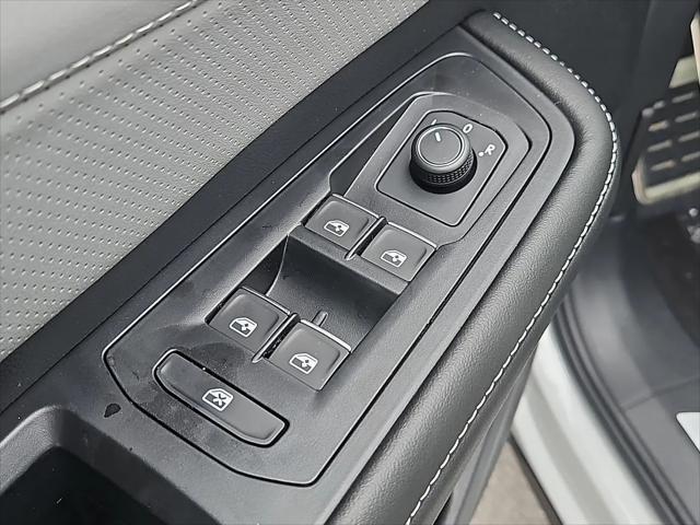 2026 Volkswagen Atlas Cross Sport SEL R-Line Black