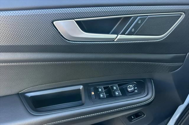 2026 Volkswagen Atlas Cross Sport SEL R-Line Black