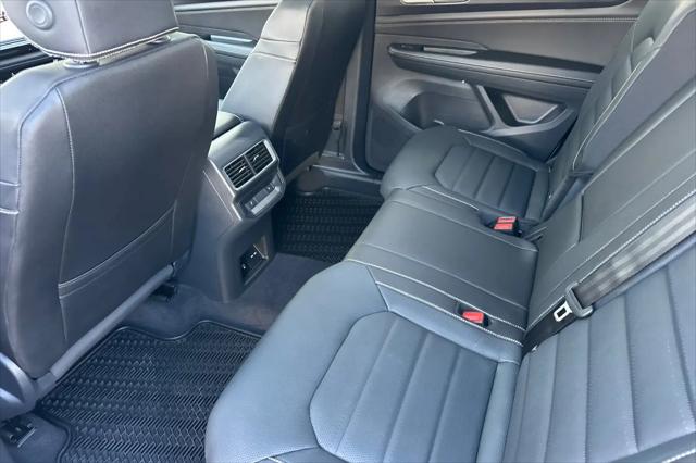 2026 Volkswagen Atlas Cross Sport SEL R-Line Black