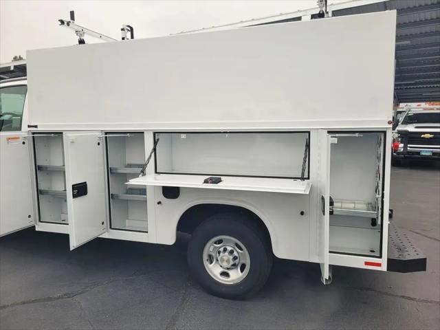 2025 Chevrolet Express Cutaway Work Van
