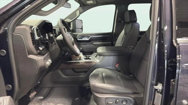 2026 GMC Sierra 2500HD Crew Cab, Standard Bed, SLT, 4WD