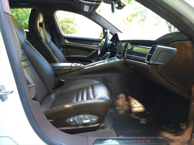 2016 Porsche Panamera GTS