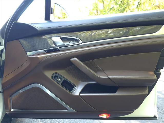2016 Porsche Panamera GTS