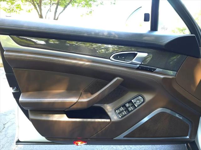 2016 Porsche Panamera GTS