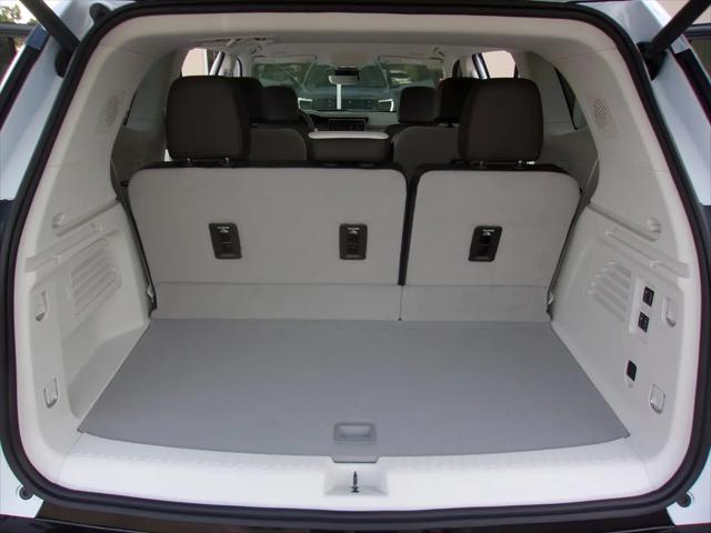 2026 GMC Acadia Denali AWD