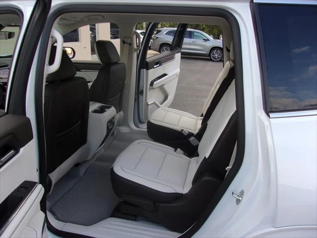 2026 GMC Acadia Denali AWD